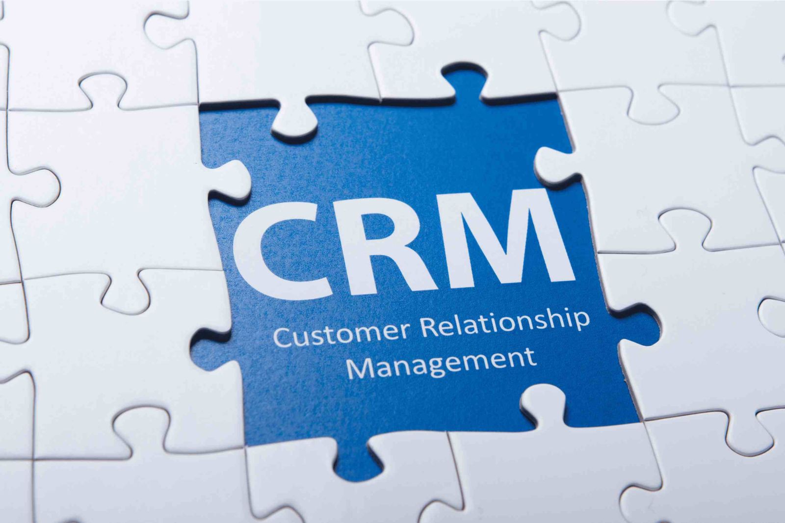 Phần mềm CRM (Customer Relationship Management) là hệ thống quản lý khách hàng tự động